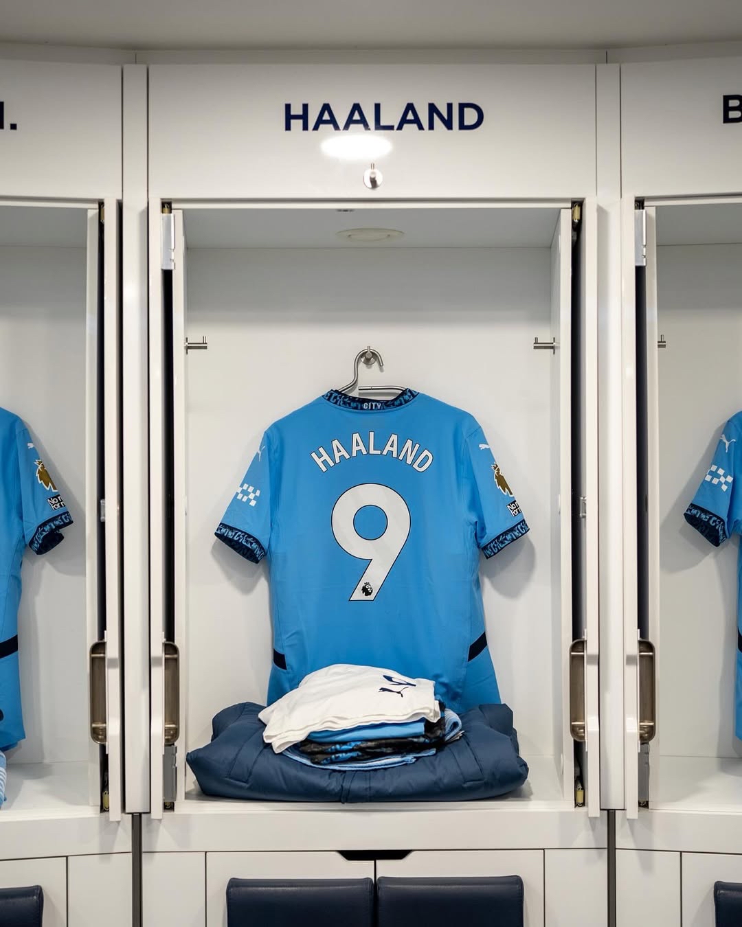 关于今晨皇家社会备战德国杯，迎来里程碑细节曝光，管理层满意，更衣室氛围转暖的信息