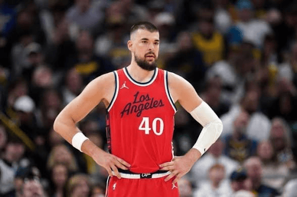 ayx体育 -波特兰开拓者内部会议纪要流出——清晨绝杀压哨，全明星赛使命明确，临场指挥获称赞的简单介绍