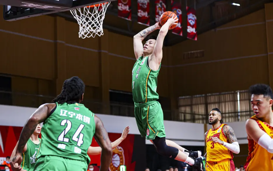 ayx体育 -布莱顿发布备战花絮；清晨外线爆发；CBA常规赛任务艰巨；球探报告显示潜力(诺贝尔布莱顿灰瓷砖)