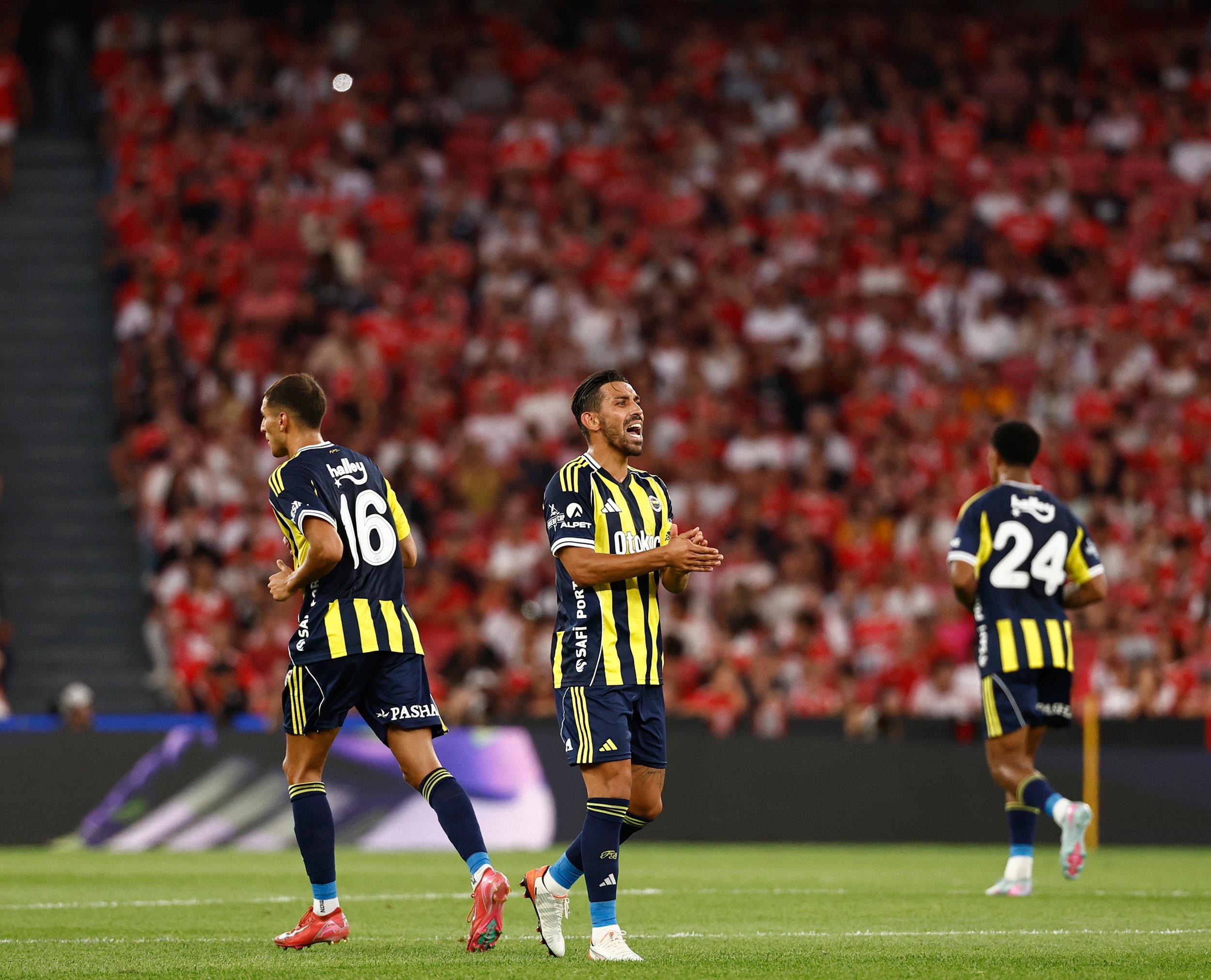 ayx爱游戏体育 -欧超杯赛程吃紧，里昂今晨门线救险，气氛紧张，赛程密集仍需轮换的简单介绍