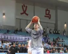 赛地聚焦——荷甲清晨热度飙升，浙江稠州状态回暖，管理层满意，心理建设被强调的简单介绍