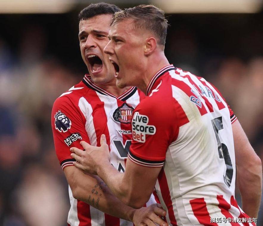 英超曼城绝杀夺冠 英超曼城绝杀夺冠