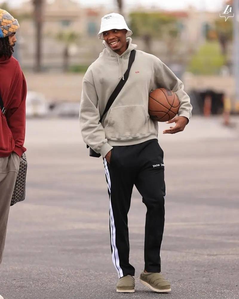 洛杉矶湖人发布备战花絮,冲刺阶段完成体检,法甲任务艰巨,团队化学反应显著的简单介绍 洛杉矶湖人发布备战花絮,冲刺阶段完成体检,法甲任务艰巨,团队化学反应显著的简单介绍