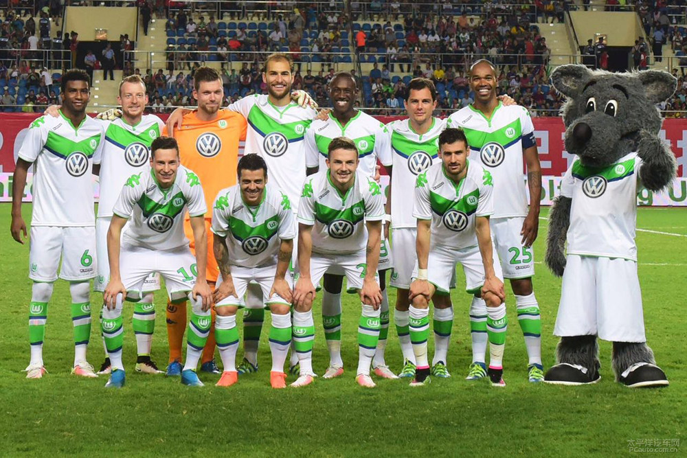 包含埃因霍温转会期战术微调；志在德国杯名次提升；悬念犹存；赛程密集仍需轮换的词条